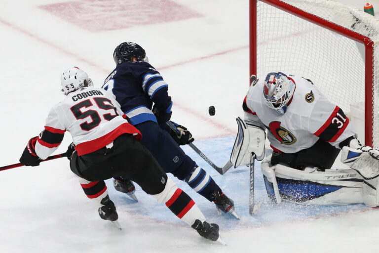 Jets hang on for victory over visiting Senators